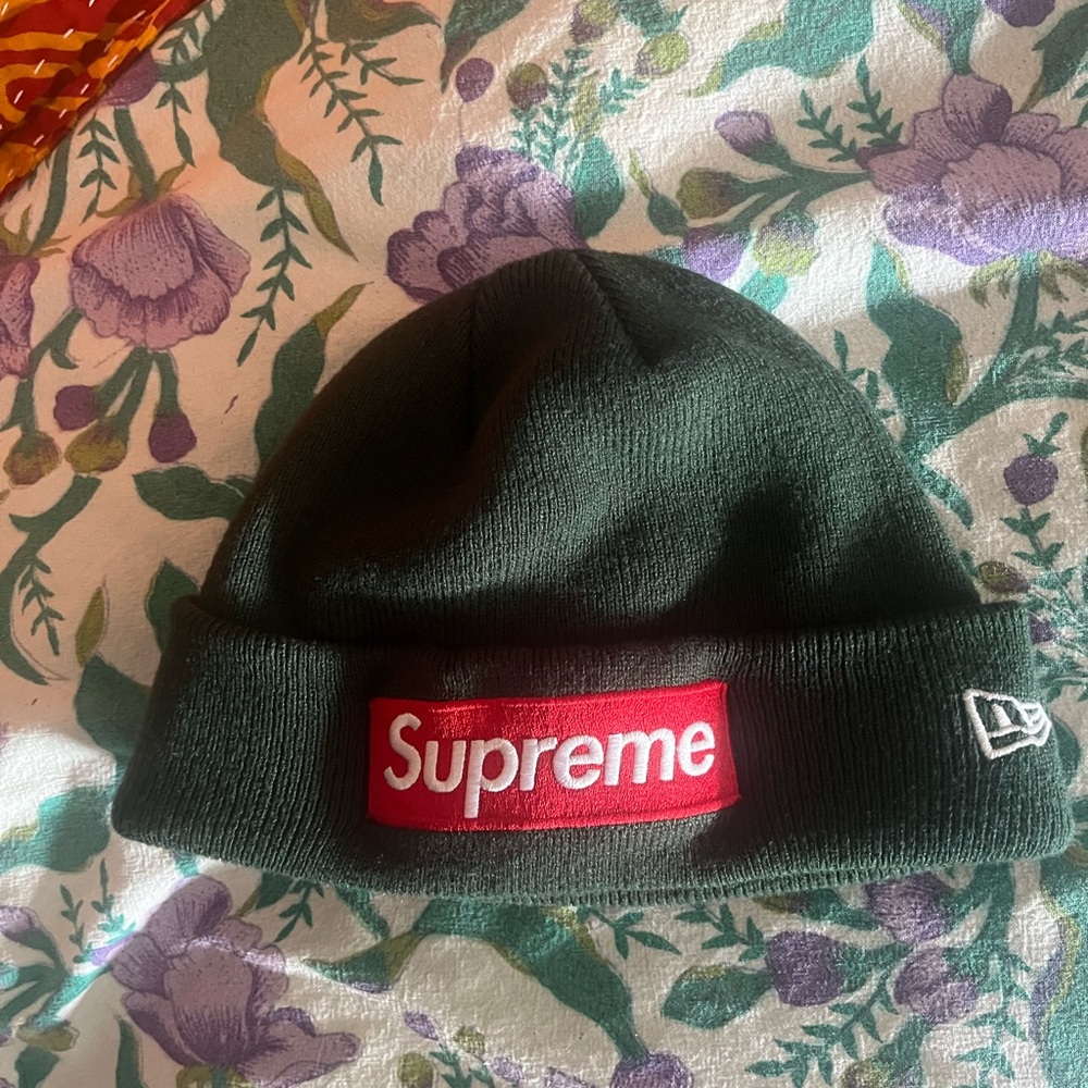 Used Supreme beanie